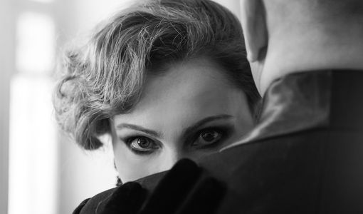 ИЩИТЕ ЖЕНЩИНУ